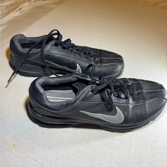 Nike Men's Black and Gray golf shoes - Picture 1 of 8